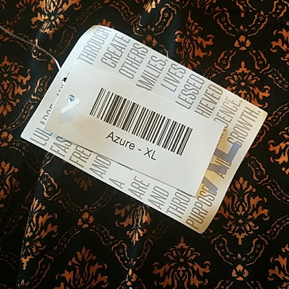 XL Azure - Picture 3 of 3